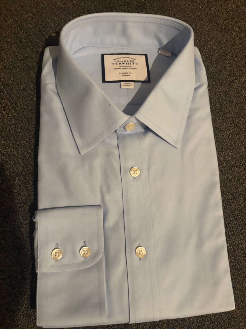 NWT Charles Tyrwhitt Light Blue Classic Fit Point Collar Dress Shirt